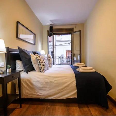 Ramblasrentals Cozy Renovated 2Br With Balcony Lift 20M Rambla - Parking - Wifi バルセロナ エクステリア 写真