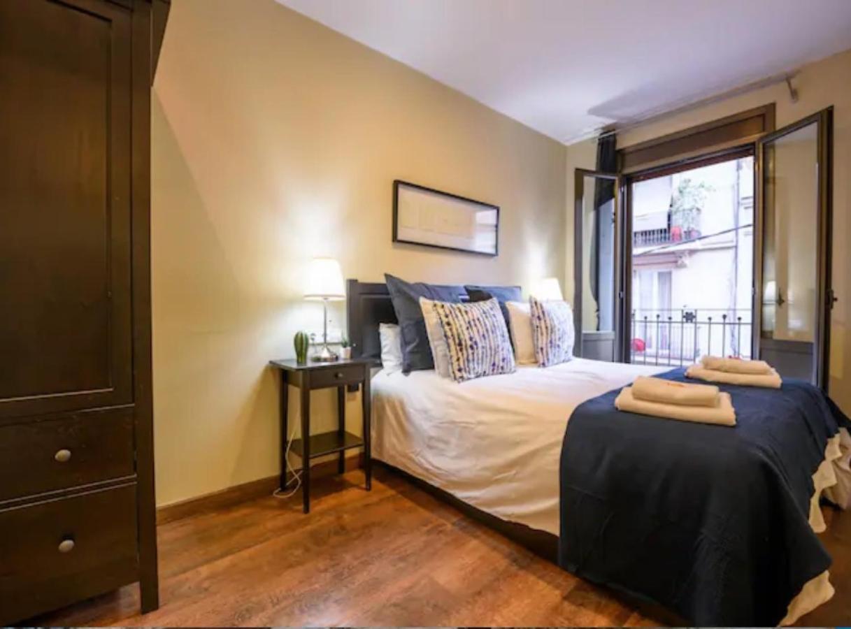 Ramblasrentals Cozy Renovated 2Br With Balcony Lift 20M Rambla - Parking - Wifi バルセロナ エクステリア 写真