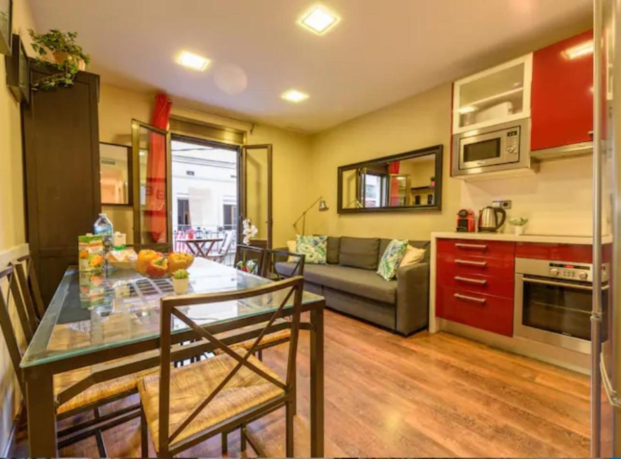 Ramblasrentals Cozy Renovated 2Br With Balcony Lift 20M Rambla - Parking - Wifi バルセロナ エクステリア 写真