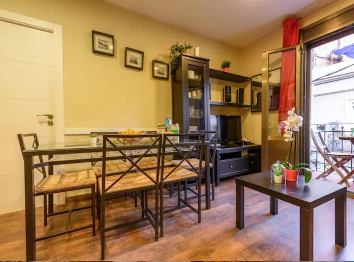 Ramblasrentals Cozy Renovated 2Br With Balcony Lift 20M Rambla - Parking - Wifi バルセロナ エクステリア 写真