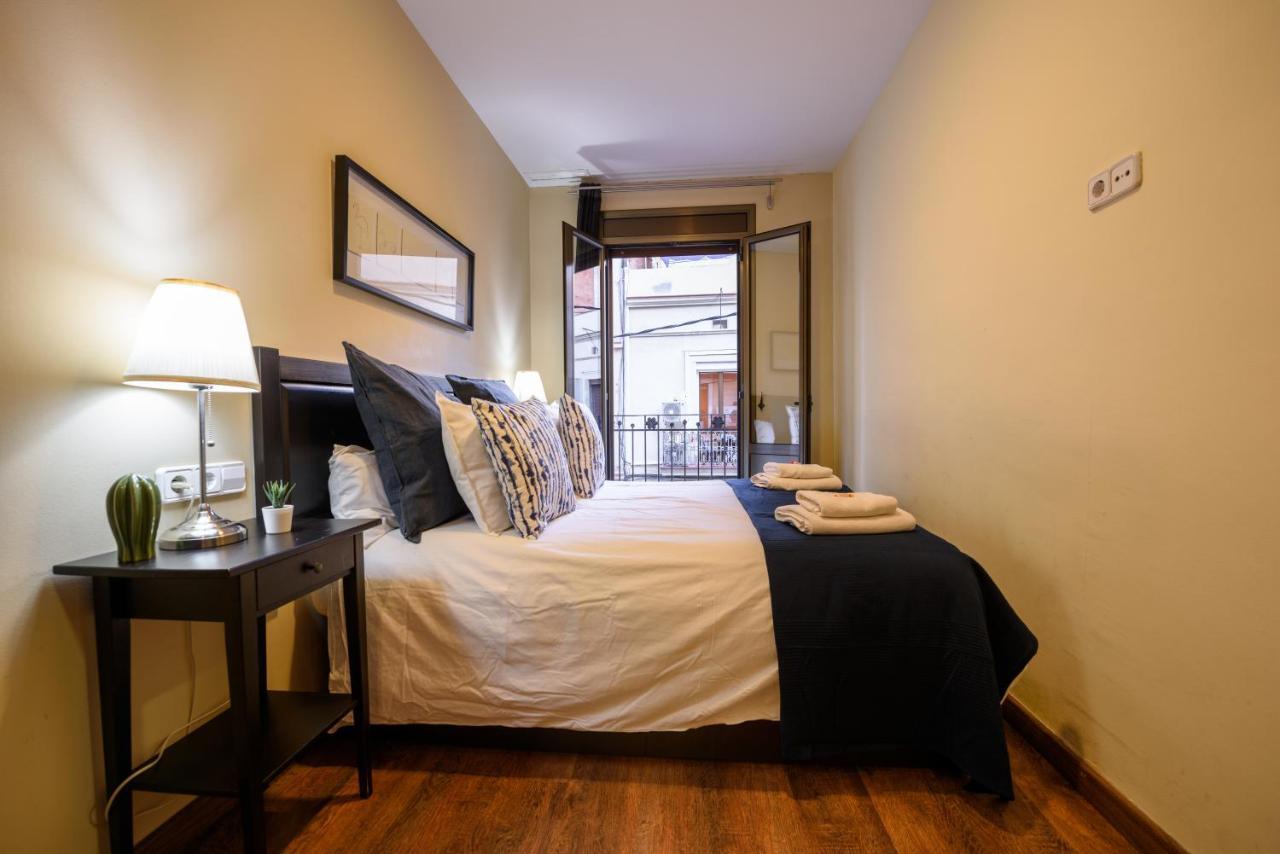 Ramblasrentals Cozy Renovated 2Br With Balcony Lift 20M Rambla - Parking - Wifi バルセロナ エクステリア 写真