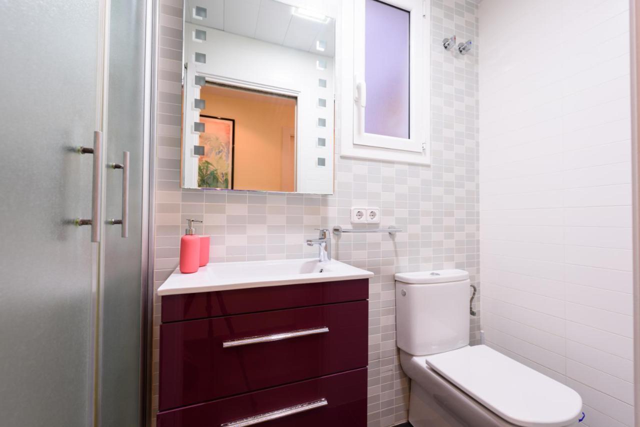 Ramblasrentals Cozy Renovated 2Br With Balcony Lift 20M Rambla - Parking - Wifi バルセロナ エクステリア 写真